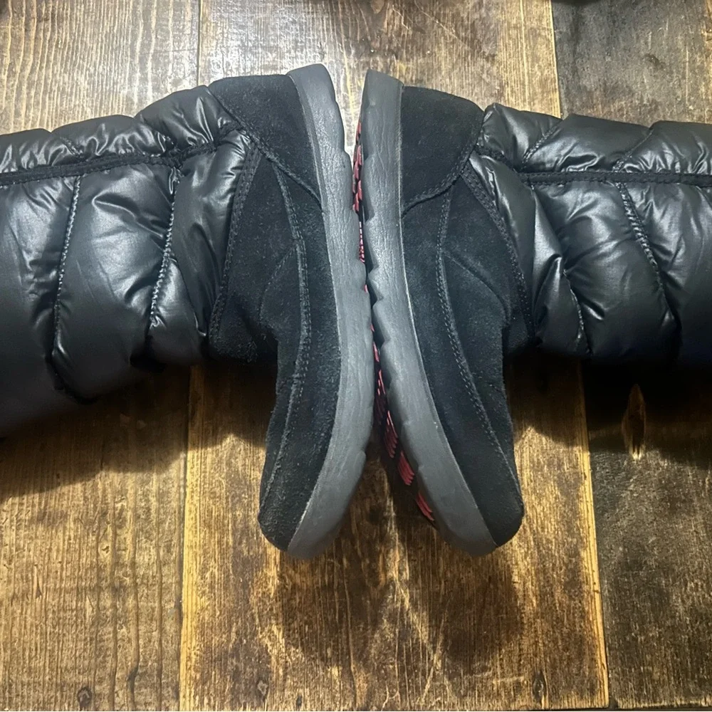 The‎ North Face Women's Size 9 Black Kadin Shiny Insulated Thermoball Boots